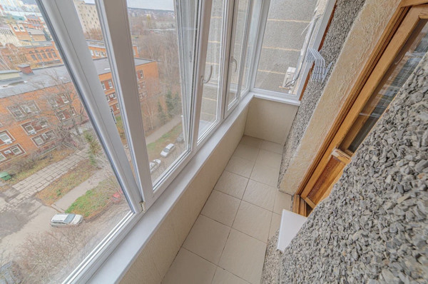 Продам двухкомнатную (2-комн.) квартиру, Ухтомского ул, 5, Пенза г