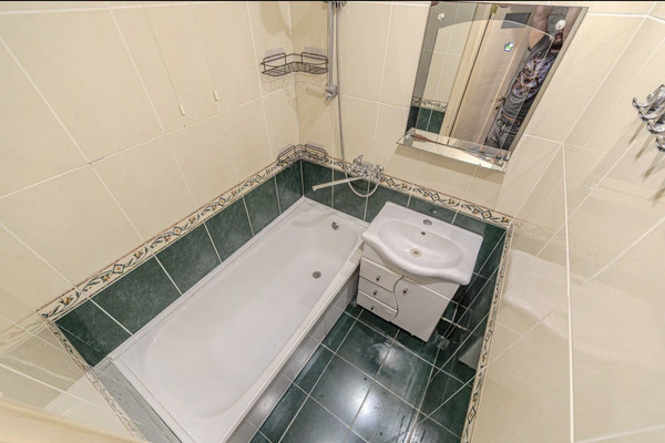 Продам двухкомнатную (2-комн.) квартиру, Ухтомского ул, 5, Пенза г