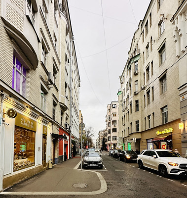 Продам многокомнатную квартиру, Спиридоньевский пер, 10а, Москва г