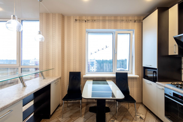 Продам двухкомнатную (2-комн.) квартиру, Югорская ул, 14к4, Ханты-Мансийск г