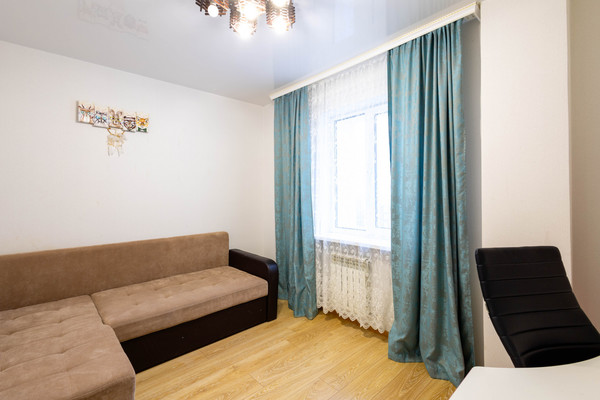 Продам двухкомнатную (2-комн.) квартиру, Югорская ул, 14к4, Ханты-Мансийск г