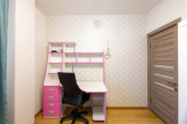 Продам двухкомнатную (2-комн.) квартиру, Югорская ул, 14к4, Ханты-Мансийск г