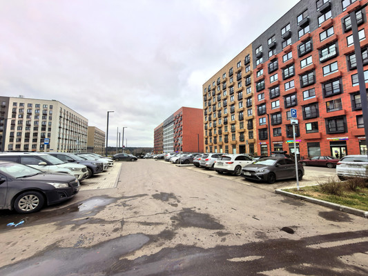 Продам трехкомнатную (3-комн.) квартиру, Усадебный Парк ул, 1, Филимонковское п