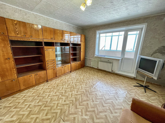 Продам двухкомнатную (2-комн.) квартиру, 1-й Микрорайон ул, 51, Эльбан рп