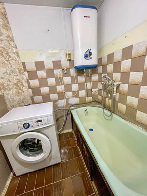 Продам двухкомнатную (2-комн.) квартиру, 1-й Микрорайон ул, 51, Эльбан рп