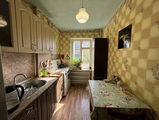 Продам двухкомнатную (2-комн.) квартиру, Красная ул, 64, Белореченск г