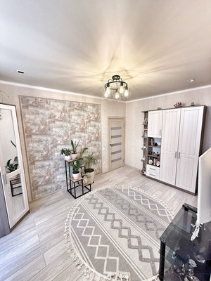 Продам двухкомнатную (2-комн.) квартиру, Домбайская ул, 57, Краснодар г