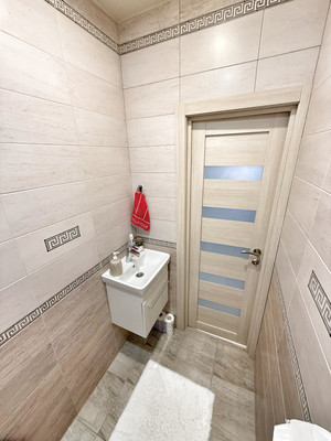 Продам двухкомнатную (2-комн.) квартиру, Домбайская ул, 57, Краснодар г