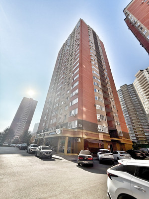 Продам двухкомнатную (2-комн.) квартиру, Домбайская ул, 57, Краснодар г