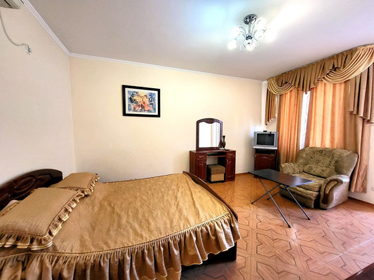 Продам коммерческое помещение 560 м2, Самбурова ул, 113, Анапа г