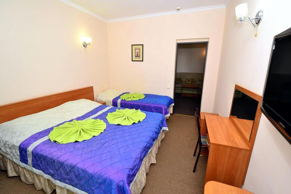 Продам гостиницу 2 022 м2, Южный пр-кт, 17, Витязево с