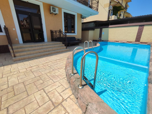 Продам гостиницу 23,4 м2, Лазурная ул, 10, Витязево с