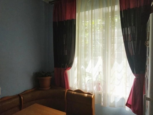 Продам двухкомнатную (2-комн.) квартиру, Лермонтова ул, 18, Симферополь г