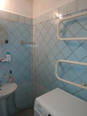 Продам двухкомнатную (2-комн.) квартиру, Лермонтова ул, 18, Симферополь г