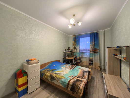 Продам трехкомнатную (3-комн.) квартиру, Дмитровская ул, 20, Базарово д