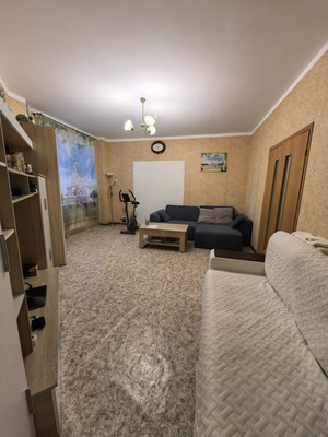 Продам трехкомнатную (3-комн.) квартиру, Дмитровская ул, 20, Базарово д