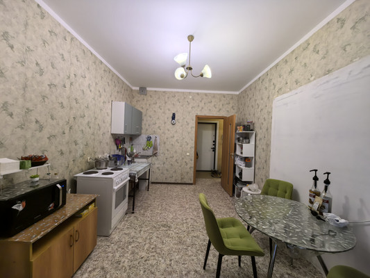 Продам трехкомнатную (3-комн.) квартиру, Дмитровская ул, 20, Базарово д