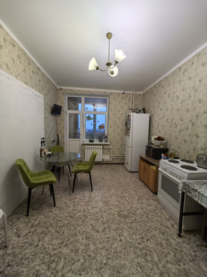 Продам трехкомнатную (3-комн.) квартиру, Дмитровская ул, 20, Базарово д