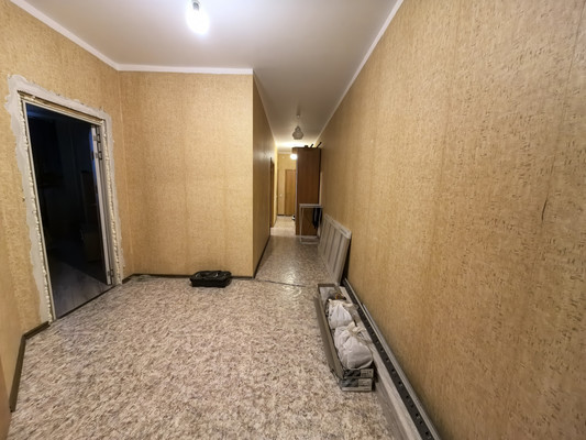 Продам трехкомнатную (3-комн.) квартиру, Дмитровская ул, 20, Базарово д