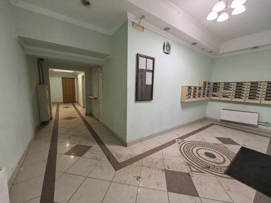 Продам трехкомнатную (3-комн.) квартиру, Дмитровская ул, 20, Базарово д