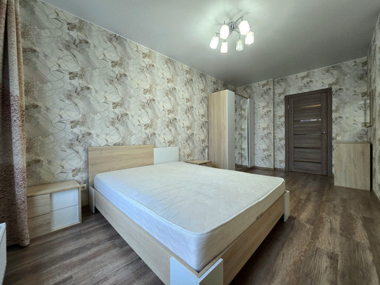 Продам трехкомнатную (3-комн.) квартиру, Ветеранов пр-кт, 169к6, Санкт-Петербург г