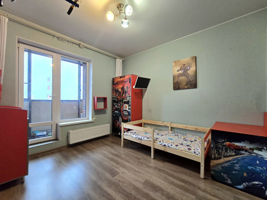 Продам трехкомнатную (3-комн.) квартиру, Ветеранов пр-кт, 169к6, Санкт-Петербург г