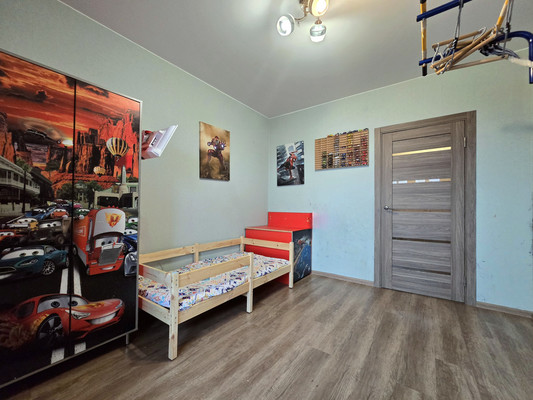 Продам трехкомнатную (3-комн.) квартиру, Ветеранов пр-кт, 169к6, Санкт-Петербург г