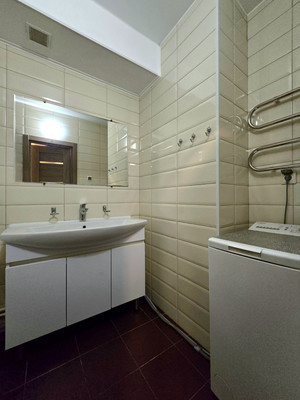 Продам трехкомнатную (3-комн.) квартиру, Ветеранов пр-кт, 169к6, Санкт-Петербург г