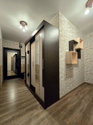 Продам трехкомнатную (3-комн.) квартиру, Ветеранов пр-кт, 169к6, Санкт-Петербург г