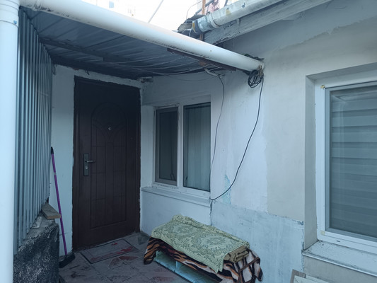 Продам двухкомнатную (2-комн.) квартиру, Снайперов ул, 21, Симферополь г