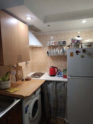 Продам двухкомнатную (2-комн.) квартиру, Снайперов ул, 21, Симферополь г