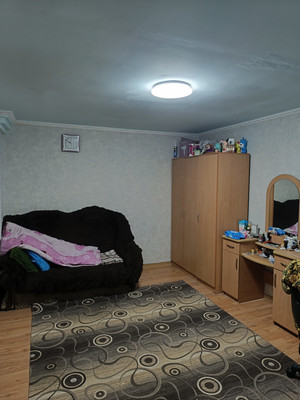 Продам двухкомнатную (2-комн.) квартиру, Снайперов ул, 21, Симферополь г