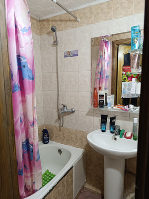 Продам двухкомнатную (2-комн.) квартиру, Снайперов ул, 21, Симферополь г