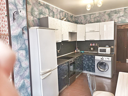 Продам двухкомнатную (2-комн.) квартиру, им. Сергея Есенина ул, 82/4, Краснодар г