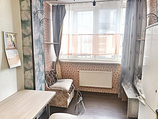 Продам двухкомнатную (2-комн.) квартиру, им. Сергея Есенина ул, 82/4, Краснодар г