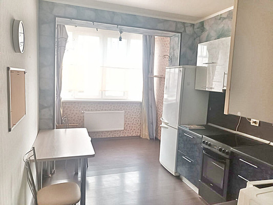 Продам двухкомнатную (2-комн.) квартиру, им. Сергея Есенина ул, 82/4, Краснодар г