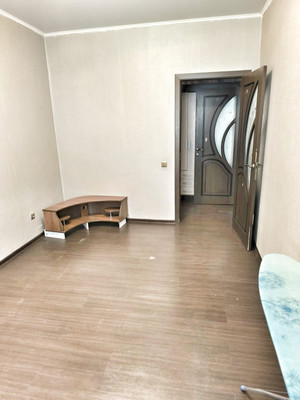 Продам двухкомнатную (2-комн.) квартиру, им. Сергея Есенина ул, 82/4, Краснодар г