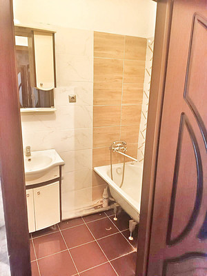 Продам двухкомнатную (2-комн.) квартиру, им. Сергея Есенина ул, 82/4, Краснодар г