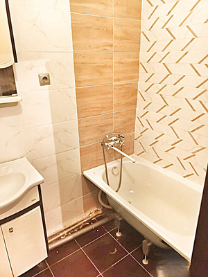 Продам двухкомнатную (2-комн.) квартиру, им. Сергея Есенина ул, 82/4, Краснодар г