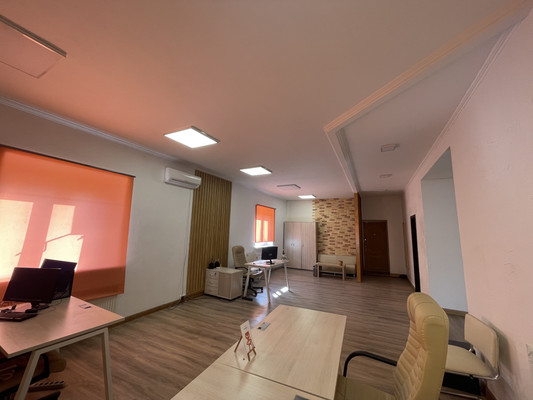 Продам многокомнатную квартиру, Петропавловская ул, 11, Симферополь г