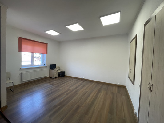 Продам многокомнатную квартиру, Петропавловская ул, 11, Симферополь г