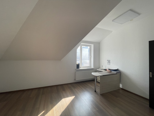 Продам многокомнатную квартиру, Петропавловская ул, 11, Симферополь г