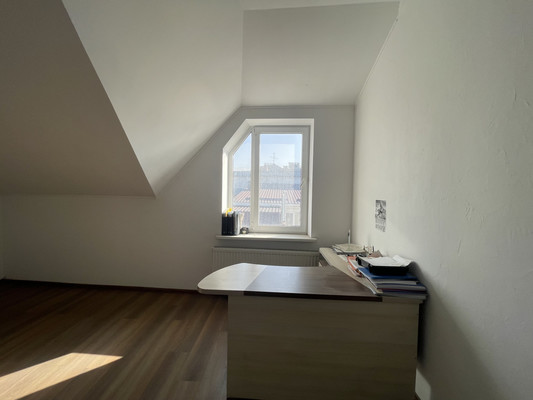 Продам многокомнатную квартиру, Петропавловская ул, 11, Симферополь г