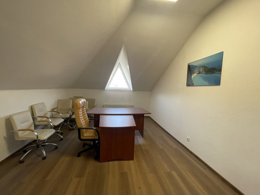 Продам многокомнатную квартиру, Петропавловская ул, 11, Симферополь г