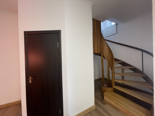 Продам многокомнатную квартиру, Петропавловская ул, 11, Симферополь г