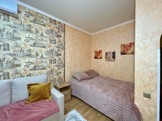 Продам однокомнатную (1-комн.) квартиру, Мира пр-кт, 10, Волгодонск г