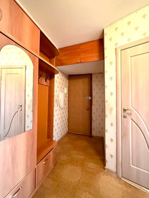 Продам однокомнатную (1-комн.) квартиру, Веры Слуцкой ул, 34, Колпино г