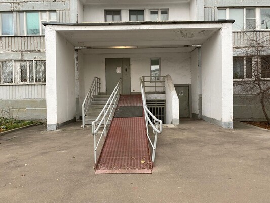 Продам однокомнатную (1-комн.) квартиру, Загородное ш, 3к3, Москва г