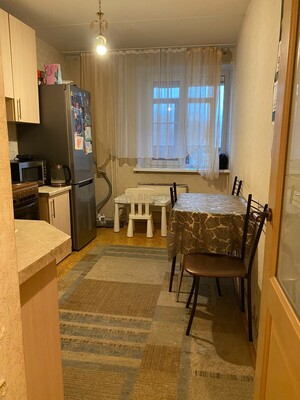 Продам однокомнатную (1-комн.) квартиру, Загородное ш, 3к3, Москва г