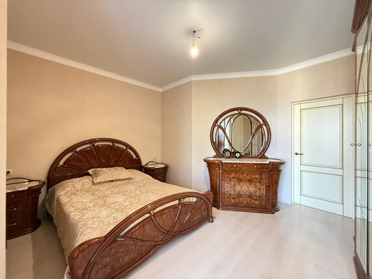 Продам двухкомнатную (2-комн.) квартиру, Тлостанова ул, 32, Нальчик г